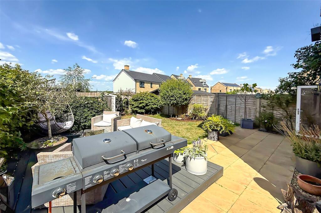 House in Littlehampton, Hampton Park, Wick - More