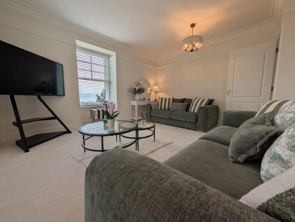 Apartment in Glasgow - More