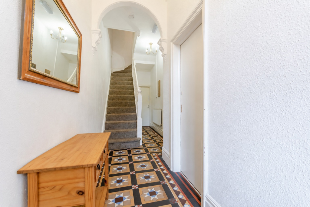 House in Nottingham, Mapperley Park - View 2