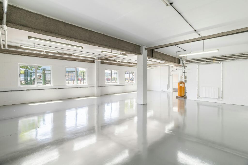 Unit C Laporte Way - Luton-122.jpg