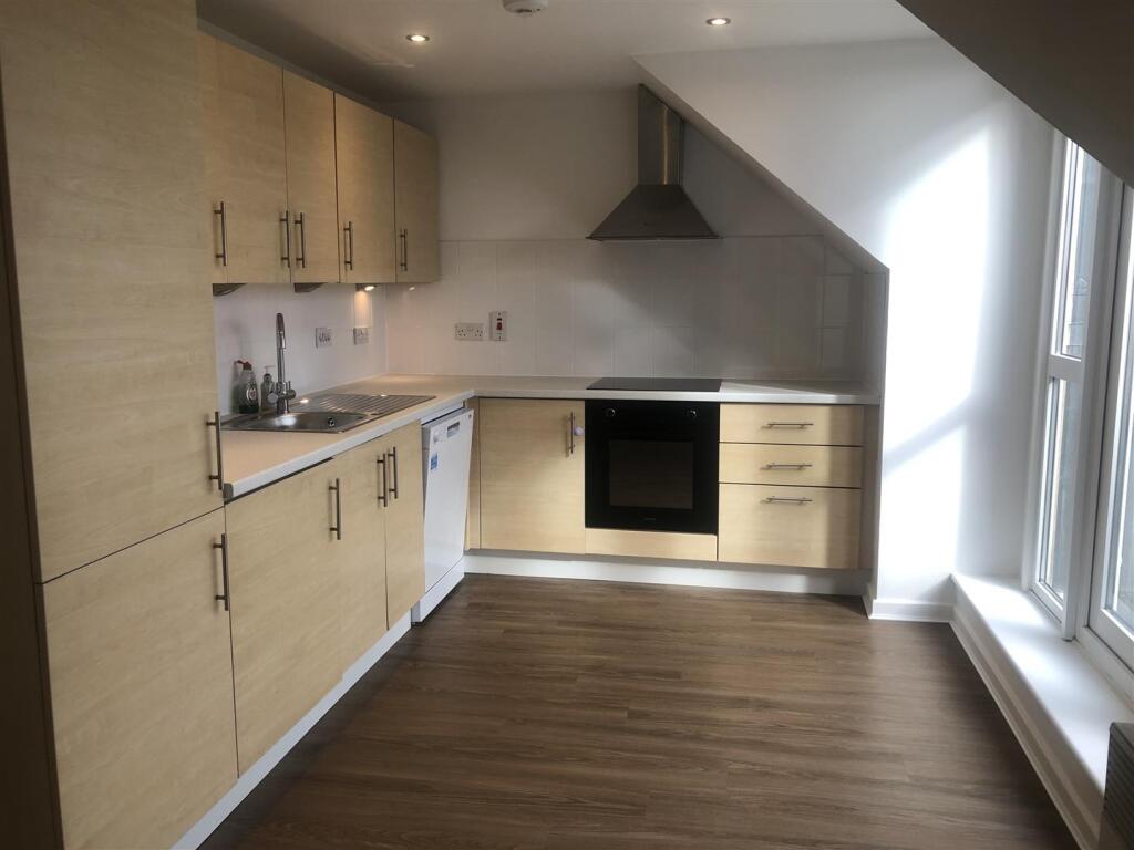 Apartment in Milton Keynes - View 5