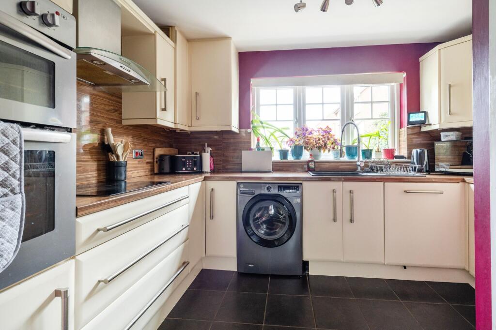 House in Norwich, Chapel Break, Bowthorpe - More