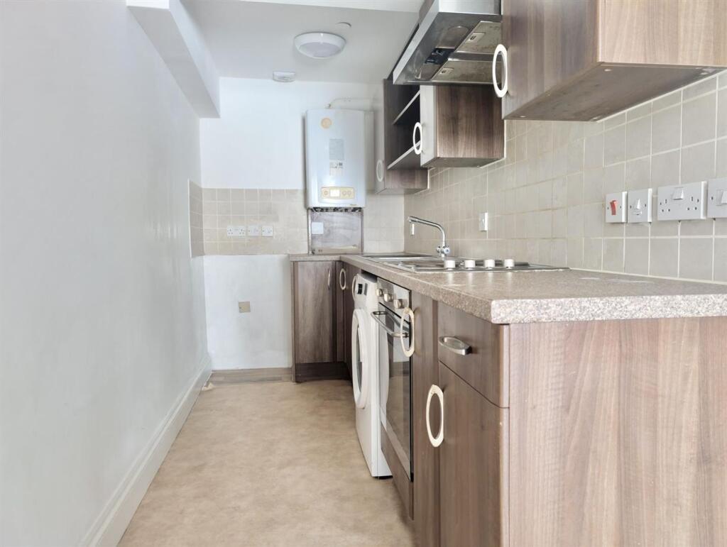 Apartment in Dorchester - View 2