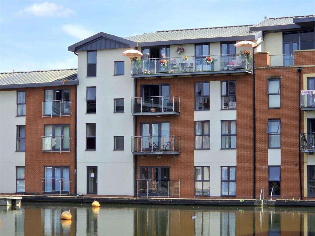 Main image of property: Clocktower Penthouse, 25 Severn View, Waters Edge