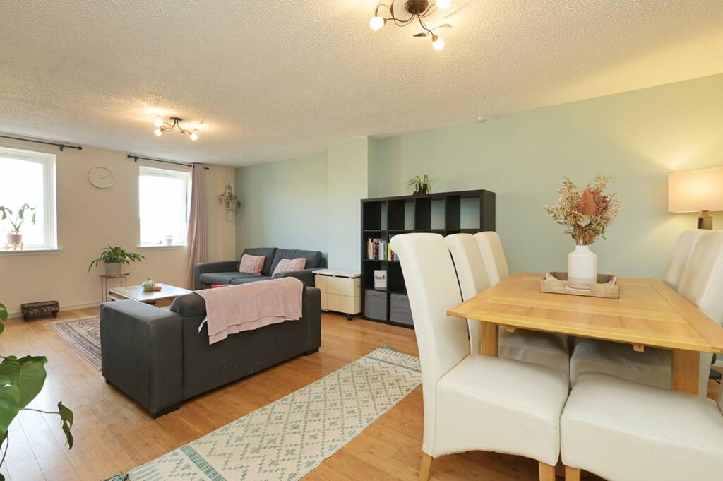 Apartment in Edinburgh, The Shore, Leith - View 5