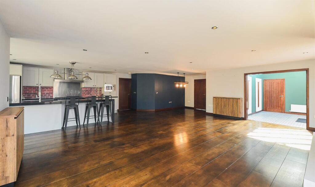 House in Stoke-on-Trent - View 5