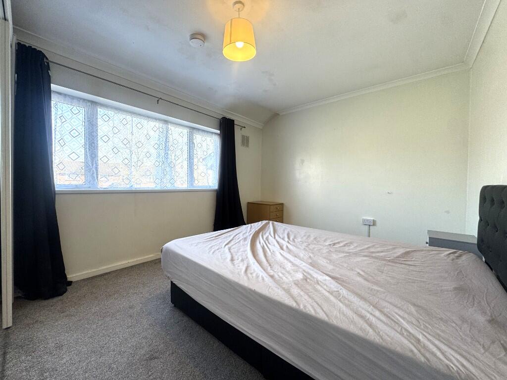 Main image of property: Room 1, Abbots Grove, Stevenage, Hertfordshire, SG1
