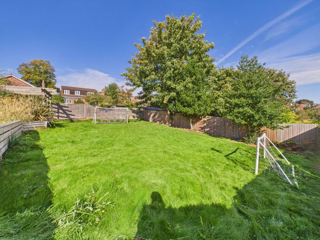 House in Nottingham, Porchester Gardens, Woodthorpe - View 4