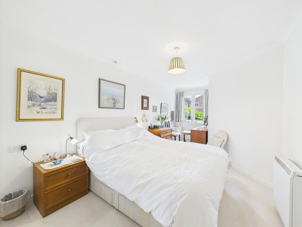 Apartment in Horsham, West Sussex - View 5