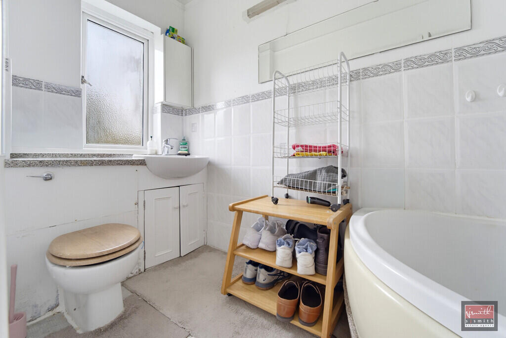 Apartment in Twickenham - View 5