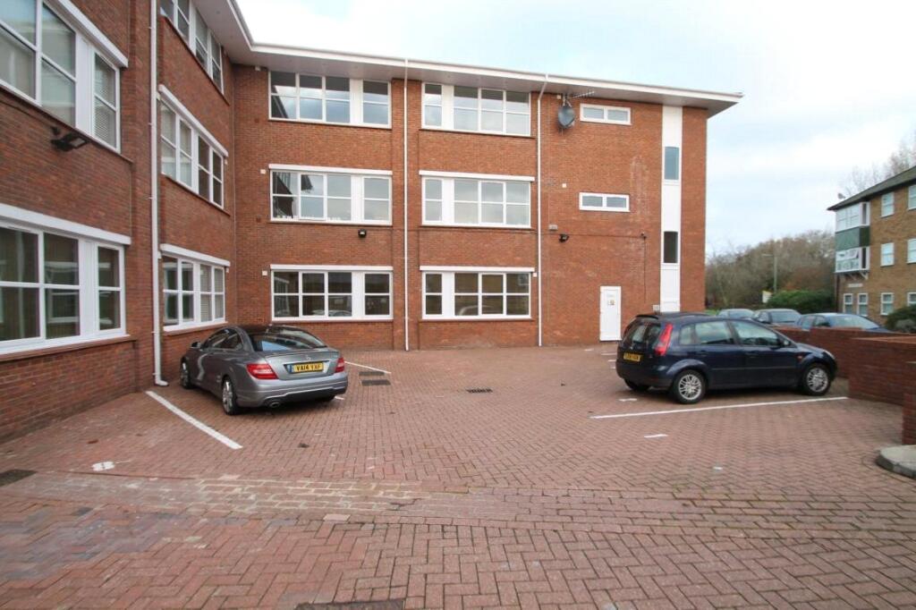 Emmview Close, Wokingham, Berkshire, RG41 - View 6