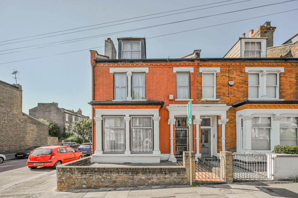 House in London - View 2