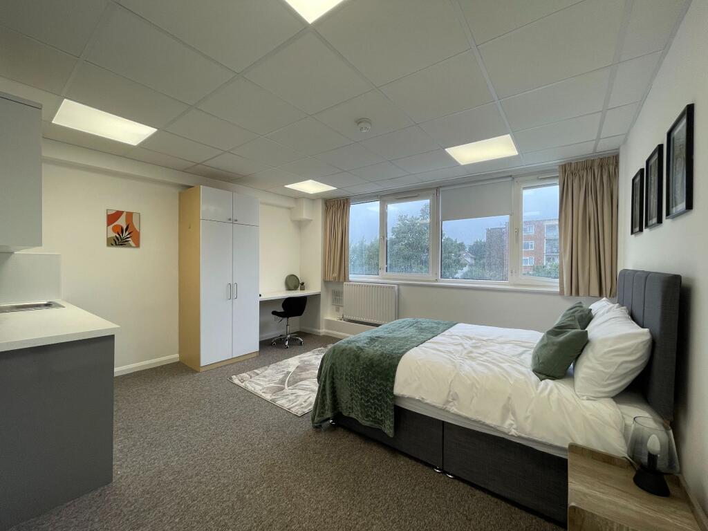 Main image of property: Wilbury Villas - P2043S53