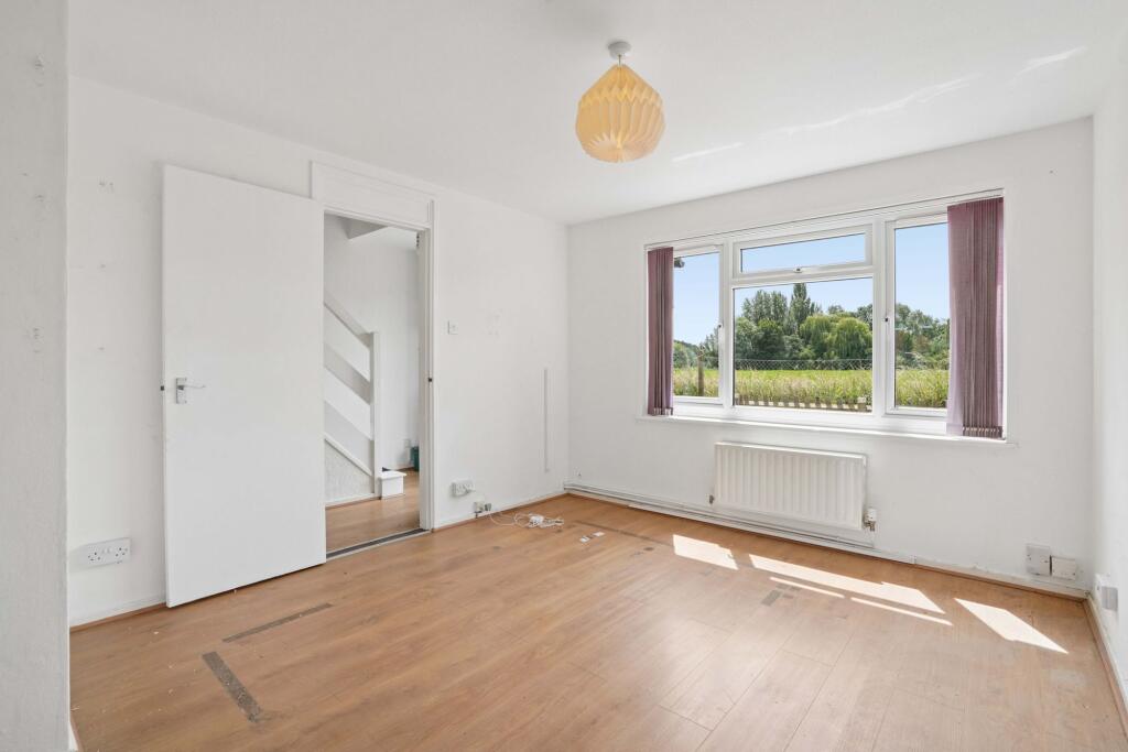 Overmead, Abingdon, OX14 - More