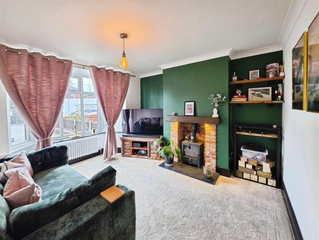 House in Staffordshire Moorlands, Knowle Style, Biddulph - View 4