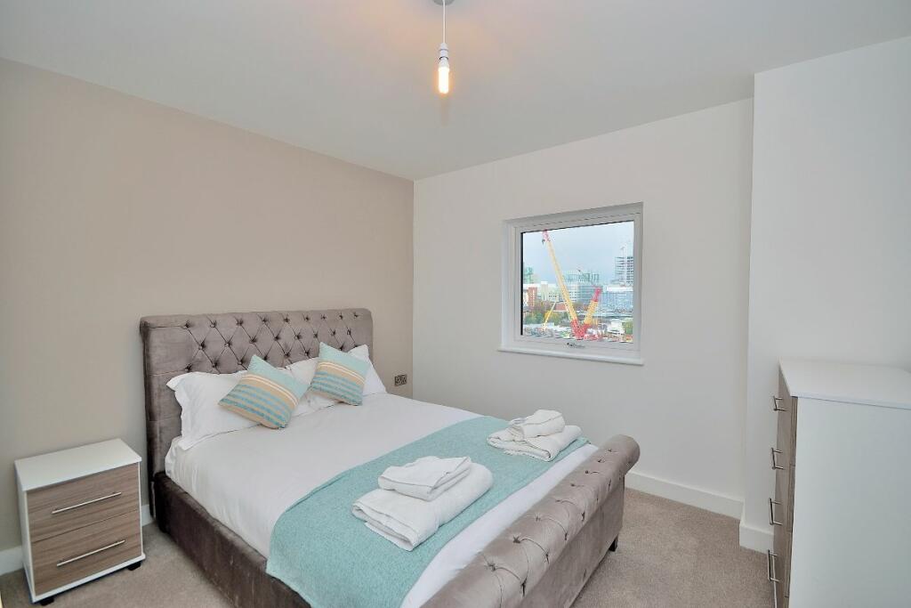 1-bed apartment on Rivergate House - Manchester one bed, £200,000