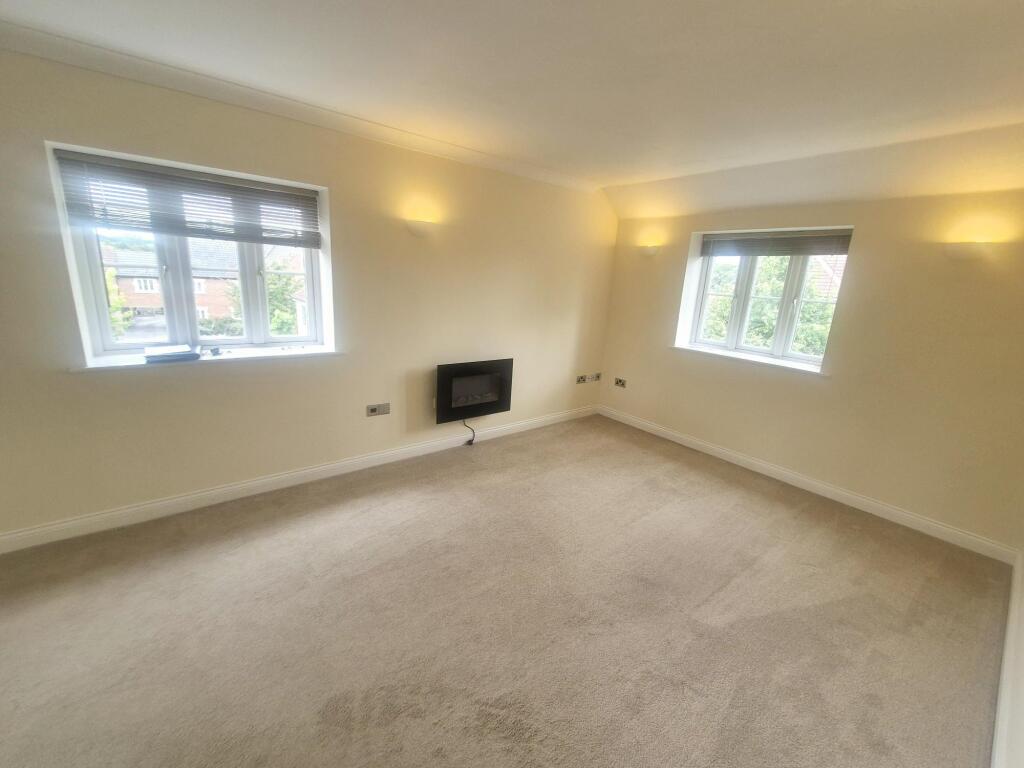 Apartment in Taunton - View 3