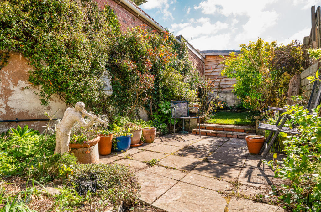 Mantle Street, Wellington, Somerset, TA21 photo 2
