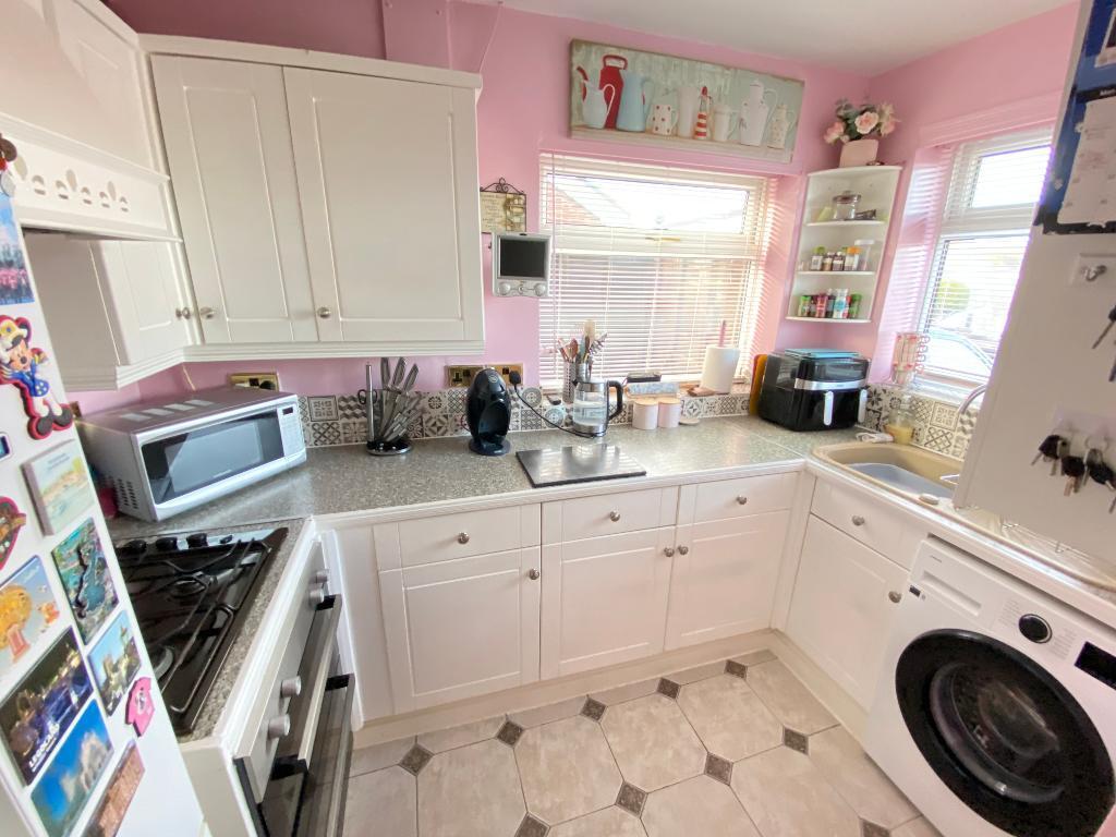 Moss Park Avenue, Werrington, Stoke On Trent, Staffordshire, ST9 0EU photo 2