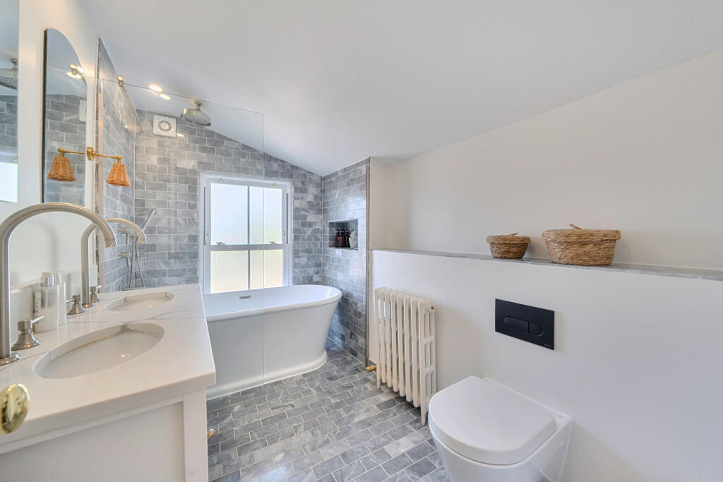 House in London, Blackheath Royal Standard, Kidbrooke - More
