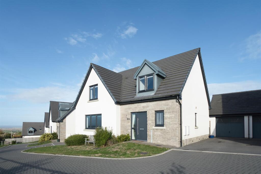 Wentwood Drive, Bleadon - SHOW HOME CONDITION