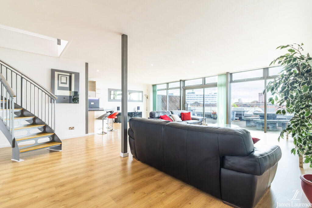 Apartment in Birmingham, West Midlands - View 5