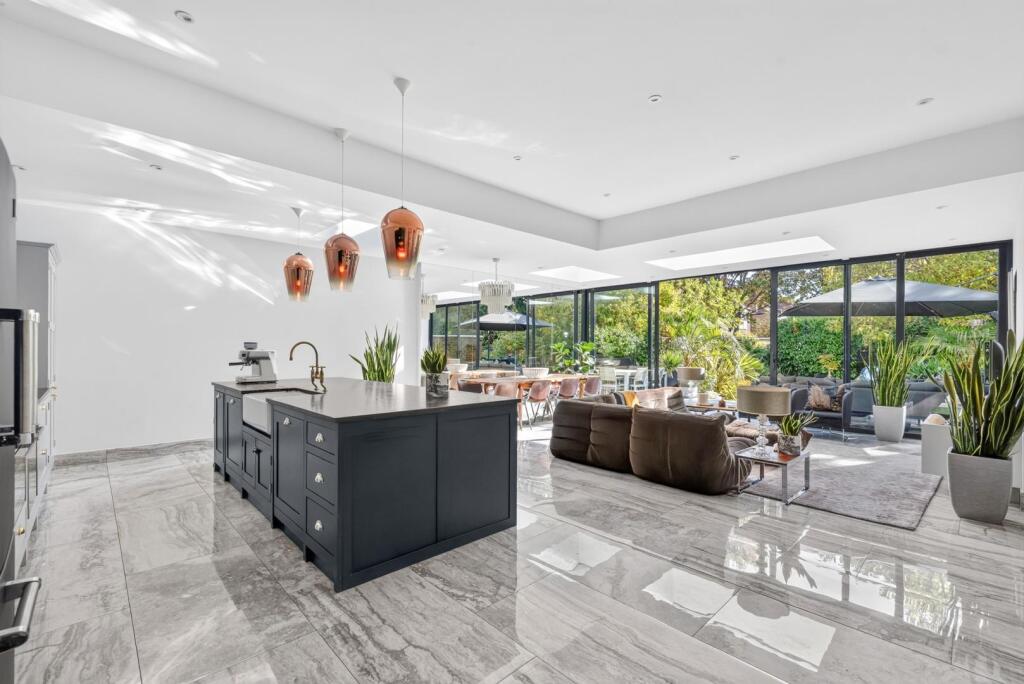 Main image of property: Twyford Avenue, Acton