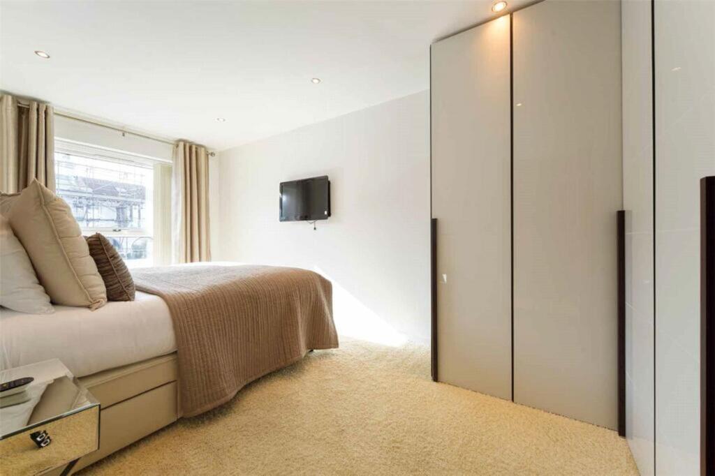 Additional image 13 of Chaddesley Wood Road, Poole, BH13