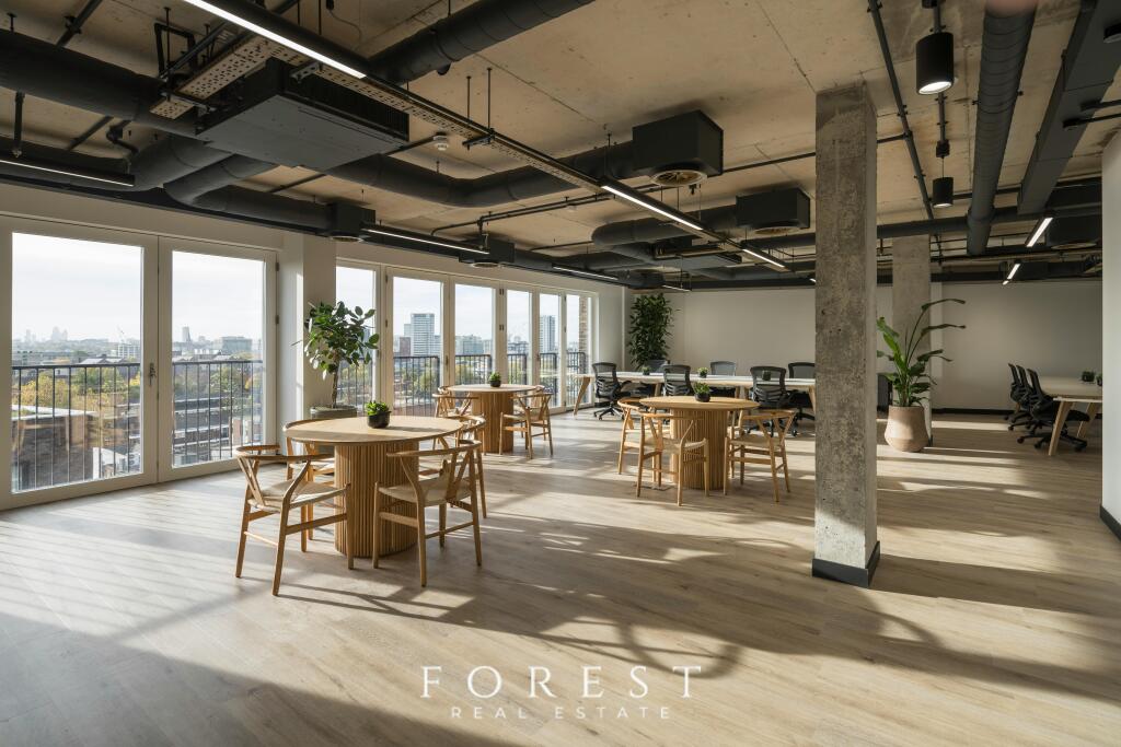 MC39445109HR.jpg