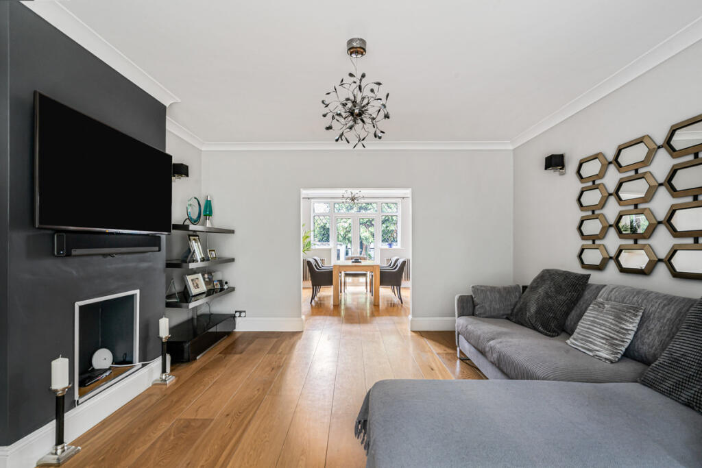 House in Reigate and Banstead, Surrey - View 5