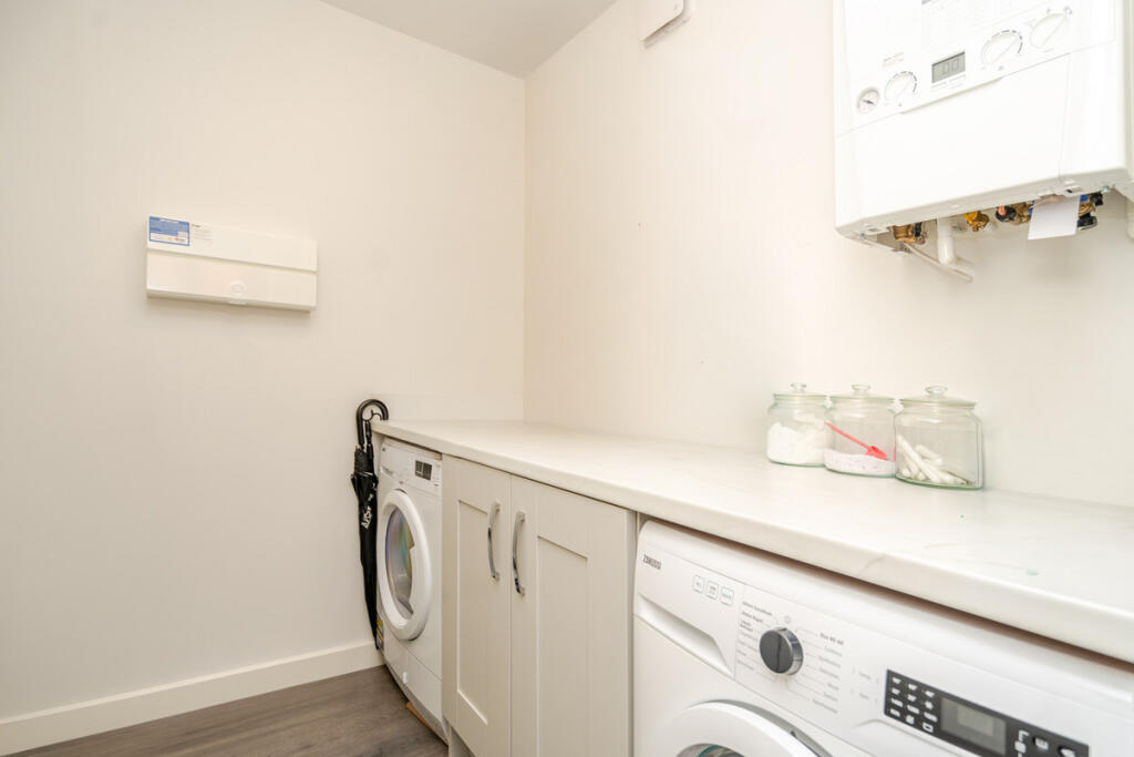 House in Milton Keynes, Eagle Farm, Wavendon - More