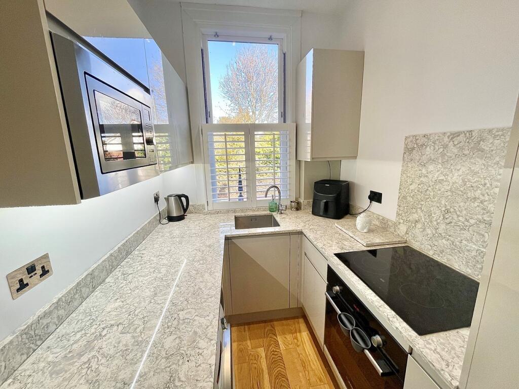 Bromley Road, Beckenham, BR3 photo 3
