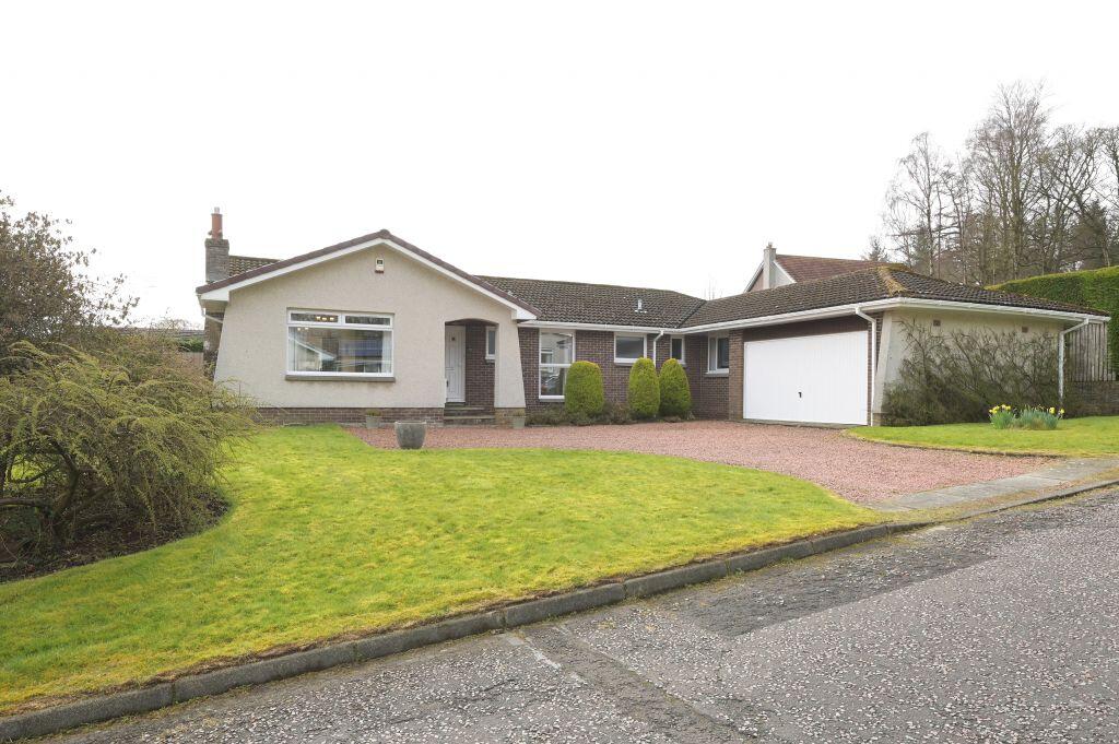 Main image of property: 41 Ravelrig Park, Balerno, EH14 7DL