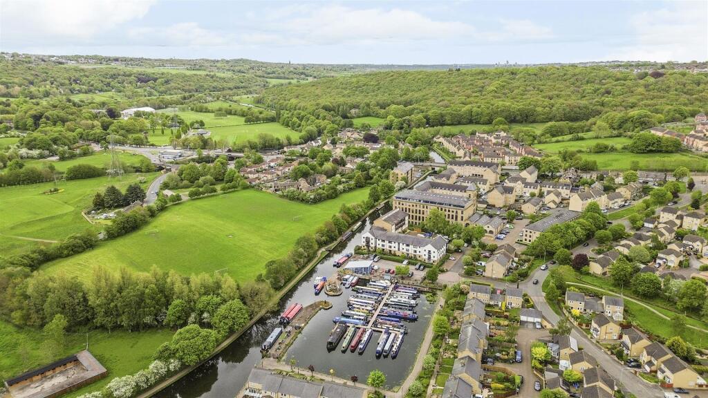 Slingsby Close, Apperley Bridge, Bradford photo 2