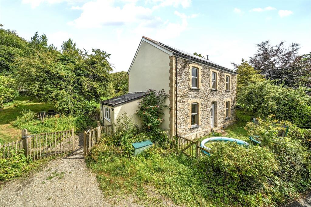 4-bed detached on Grenville Road, Lostwithiel, £590,000