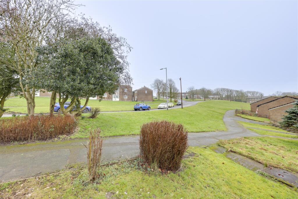 Goodshaw Avenue, Loveclough, Rossendale photo 3