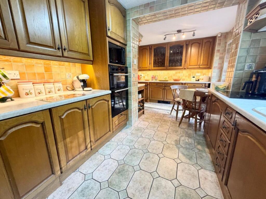 House in Leeds, Great and Little Preston - More