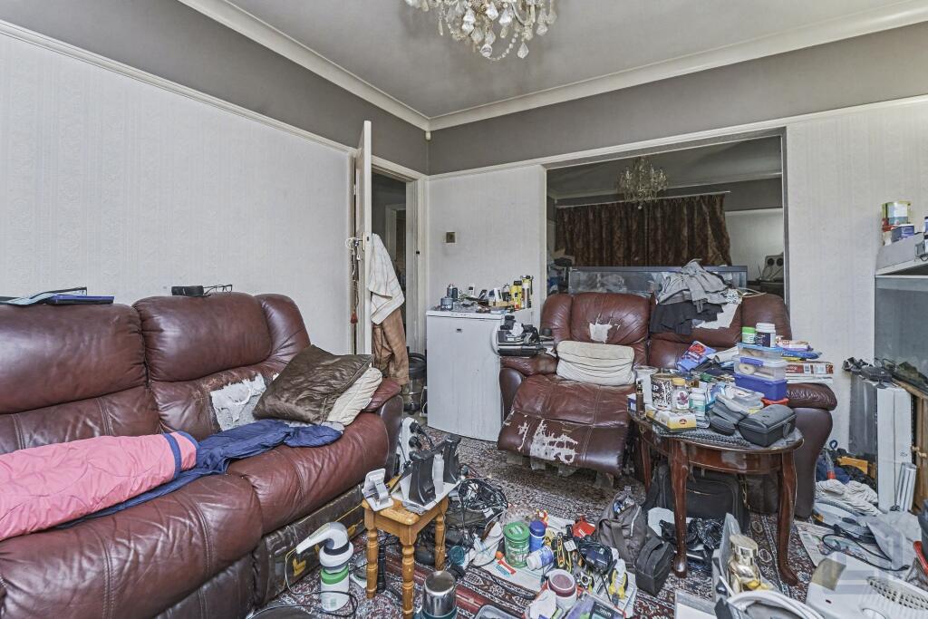 44 Daw End Lane, Walsall, WS4 1JR photo 4