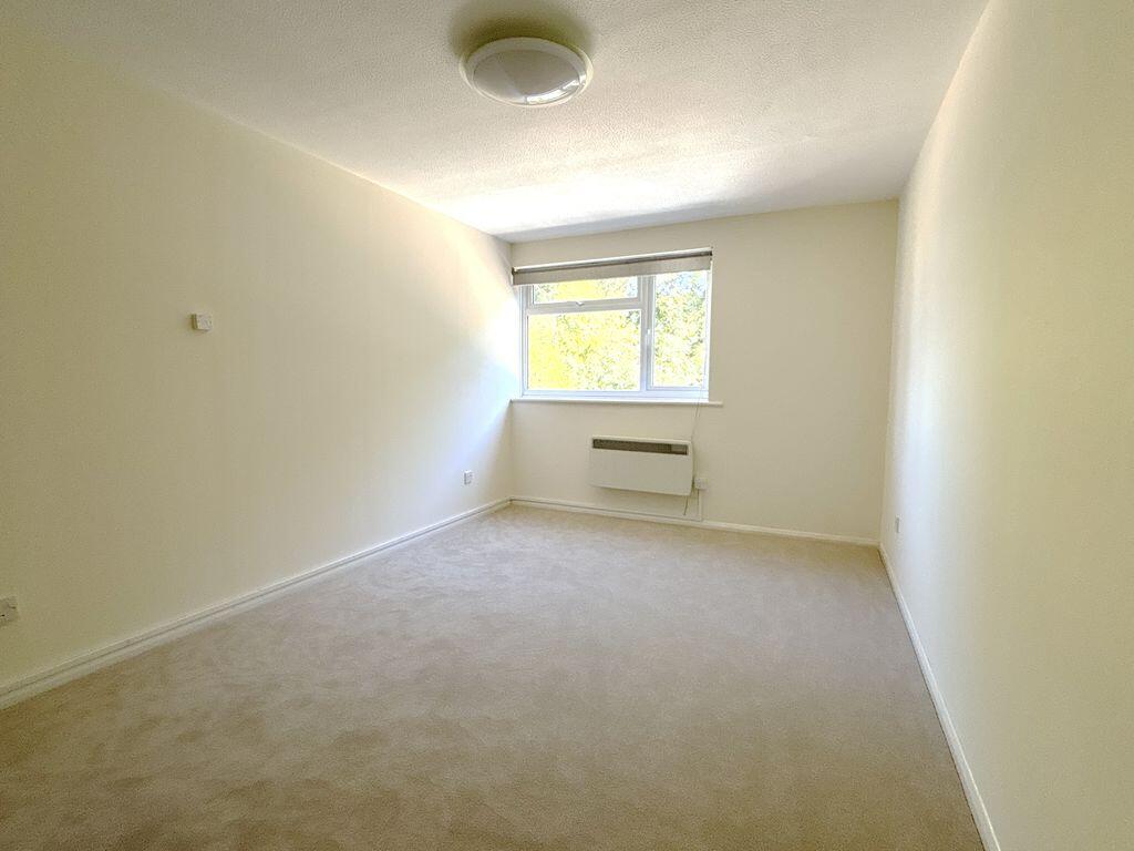 Apartment in Slough, Farnham Royal - View 5