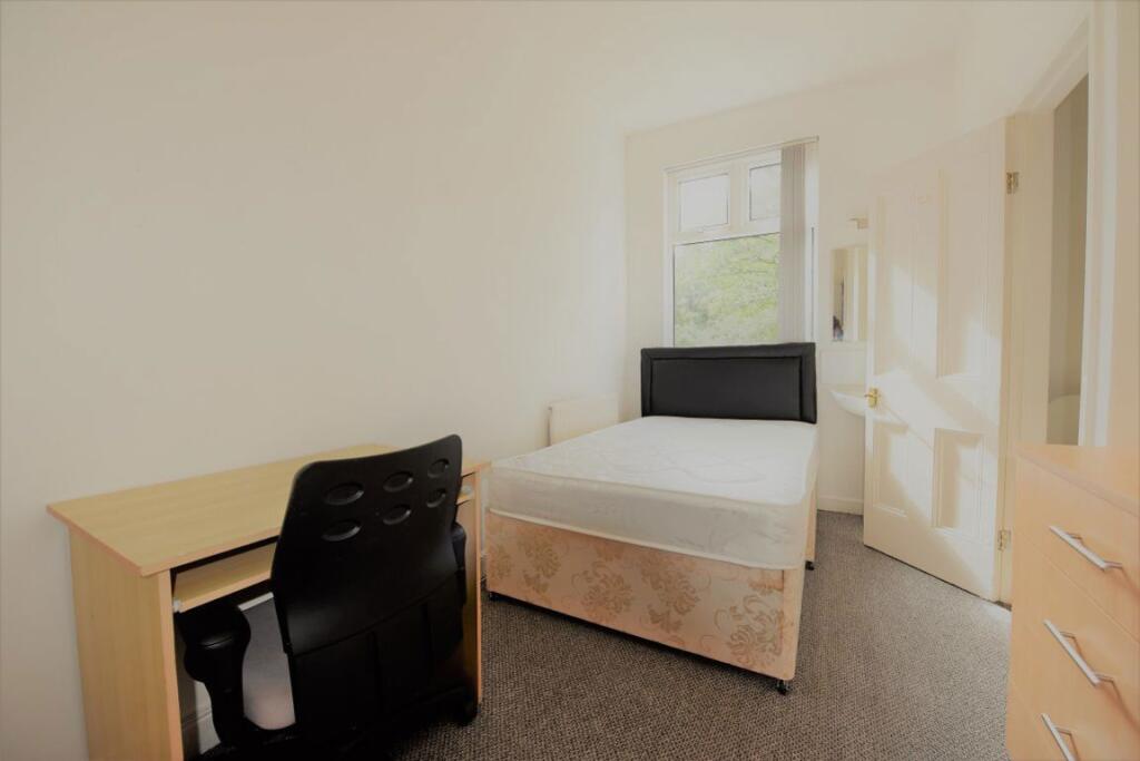 6 bedroom house for rent