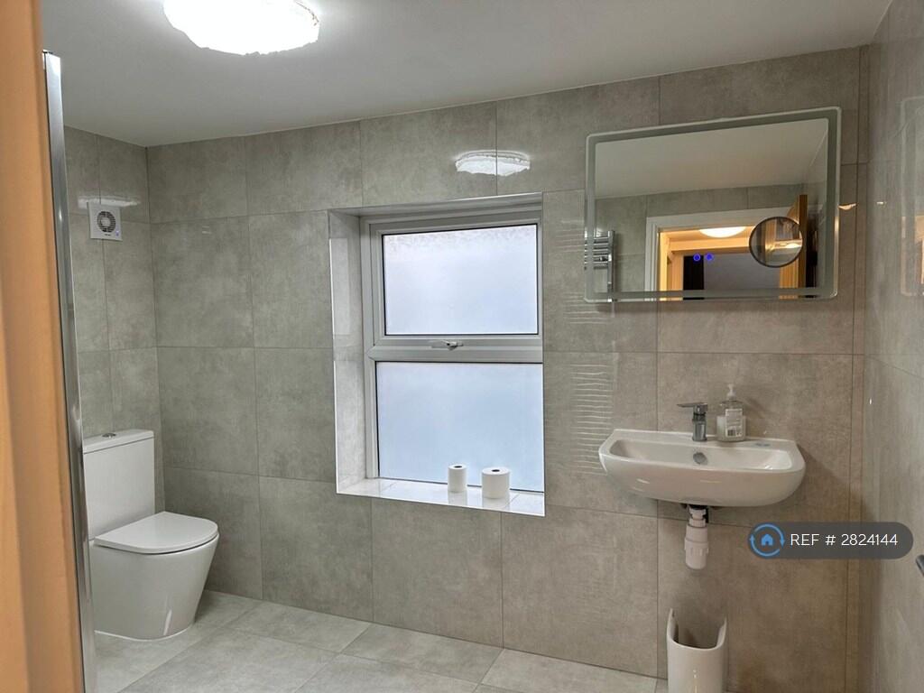 Additional image 2 of Park View Road, Bradford, BD9