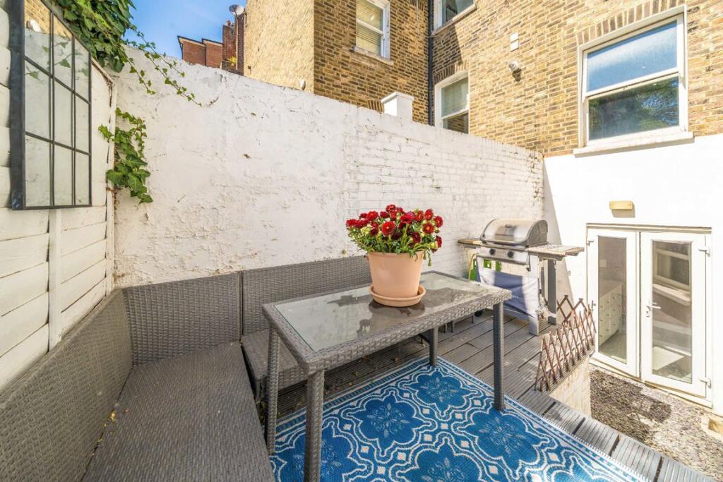 Apartment in London - More