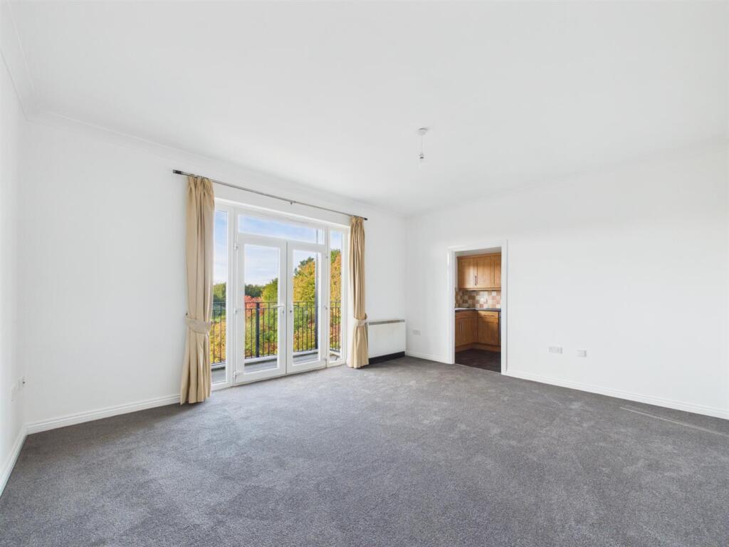 Apartment in North Tyneside, North East - View 4