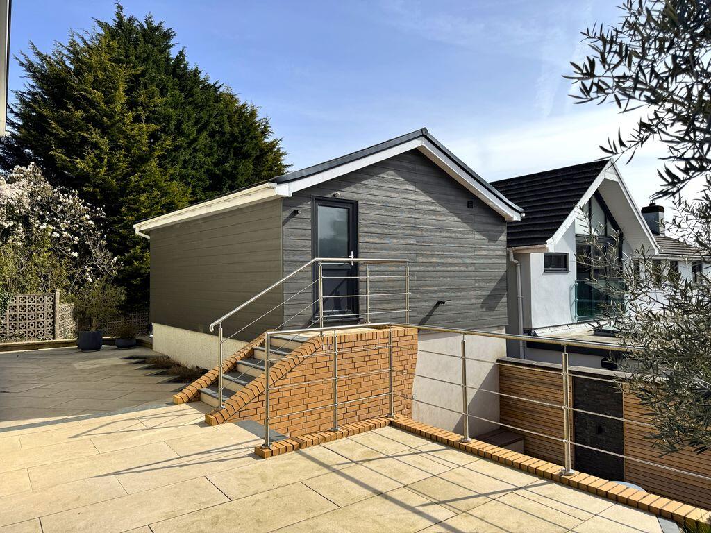 Main image of property: Fully Furnished Luxury Studio Coach House. Oakfield Gardens, Newport