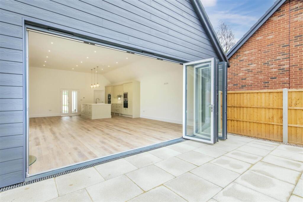 House in Northampton - View 4