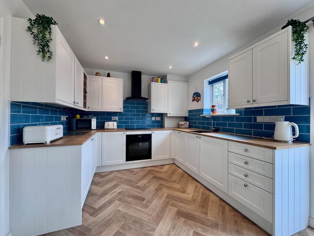 Main image of property: Cobham Close, Glenholt