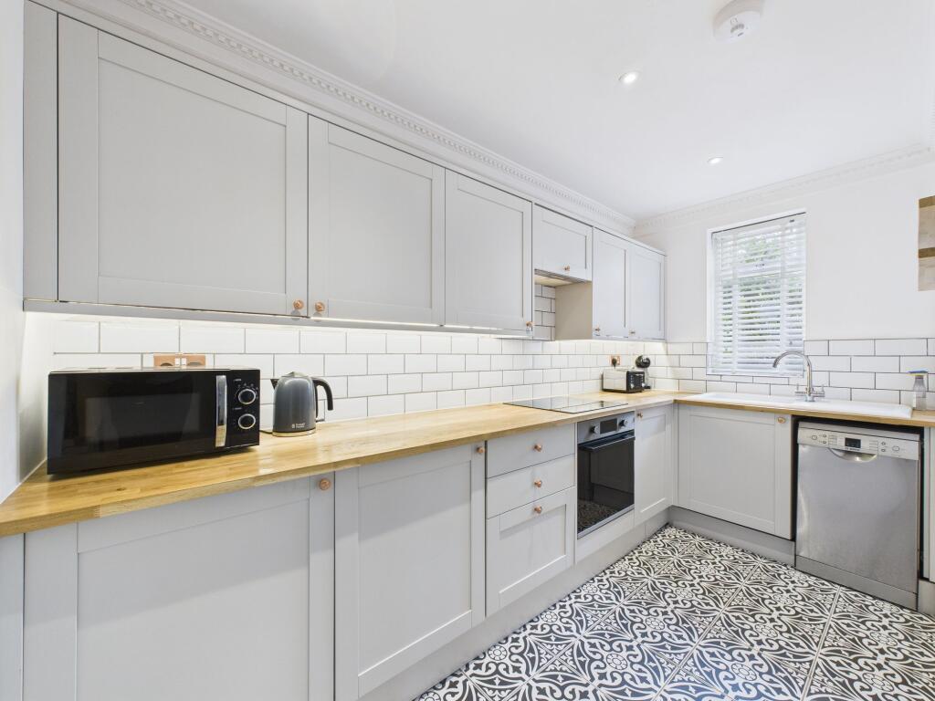 Belsize Road, Worthing, BN11 photo 2
