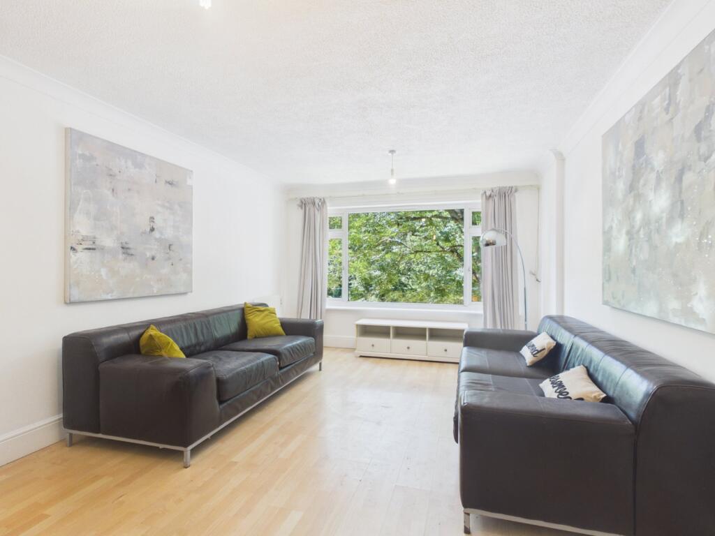 Apartment in Slough, Chalvey - View 2