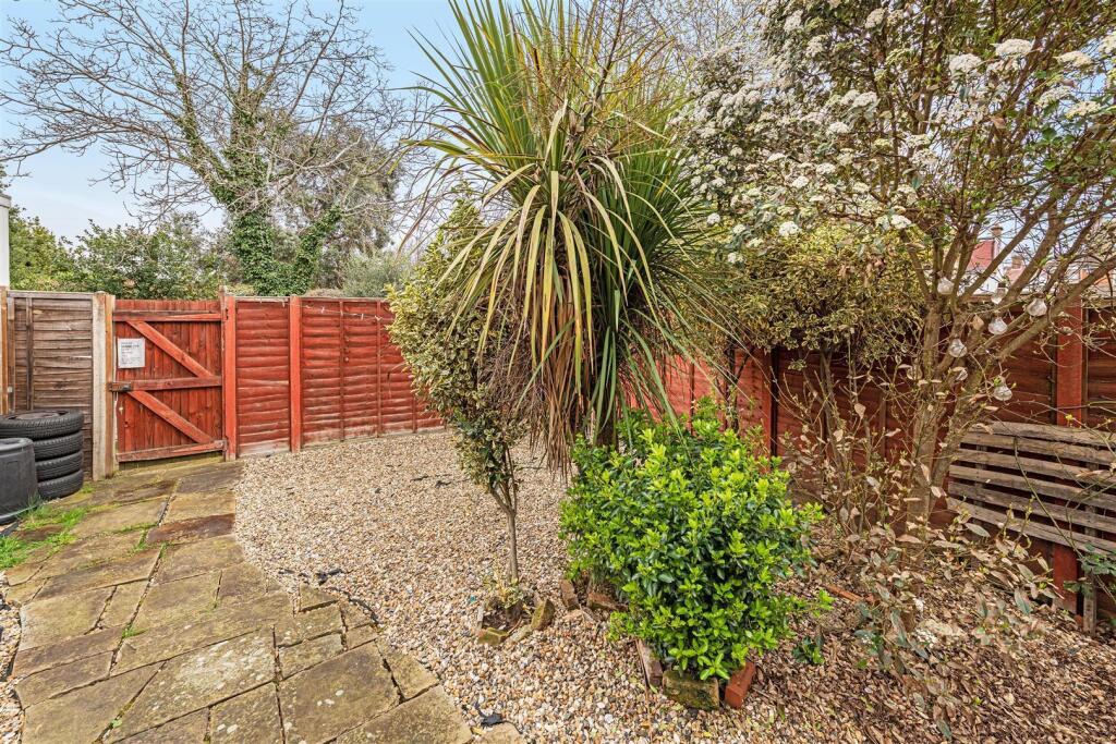 Apartment in London, North Sheen - View 4