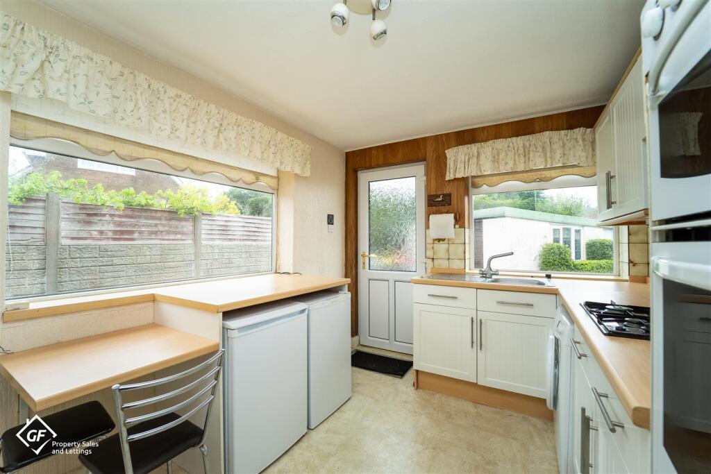 Meadow Drive, Bolton Le Sands, Carnforth photo 4